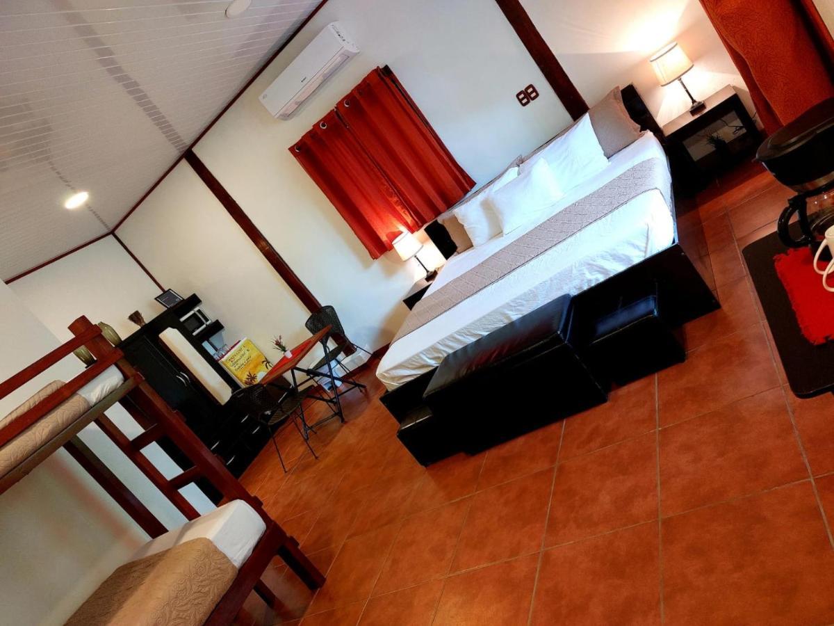 Hotel Casa Vito Beachfront Puerto Viejo de Talamanca ภายนอก รูปภาพ