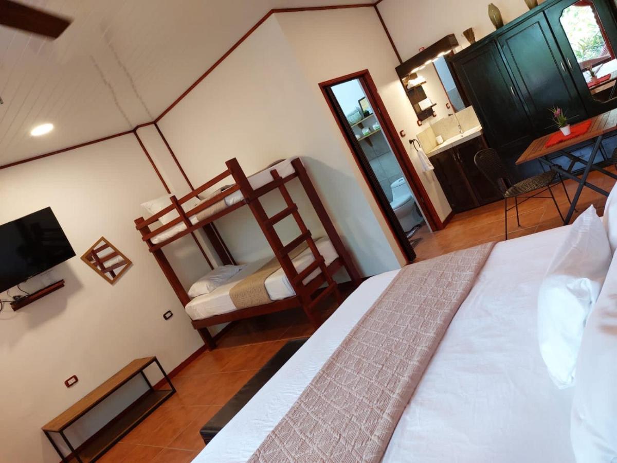 Hotel Casa Vito Beachfront Puerto Viejo de Talamanca ภายนอก รูปภาพ