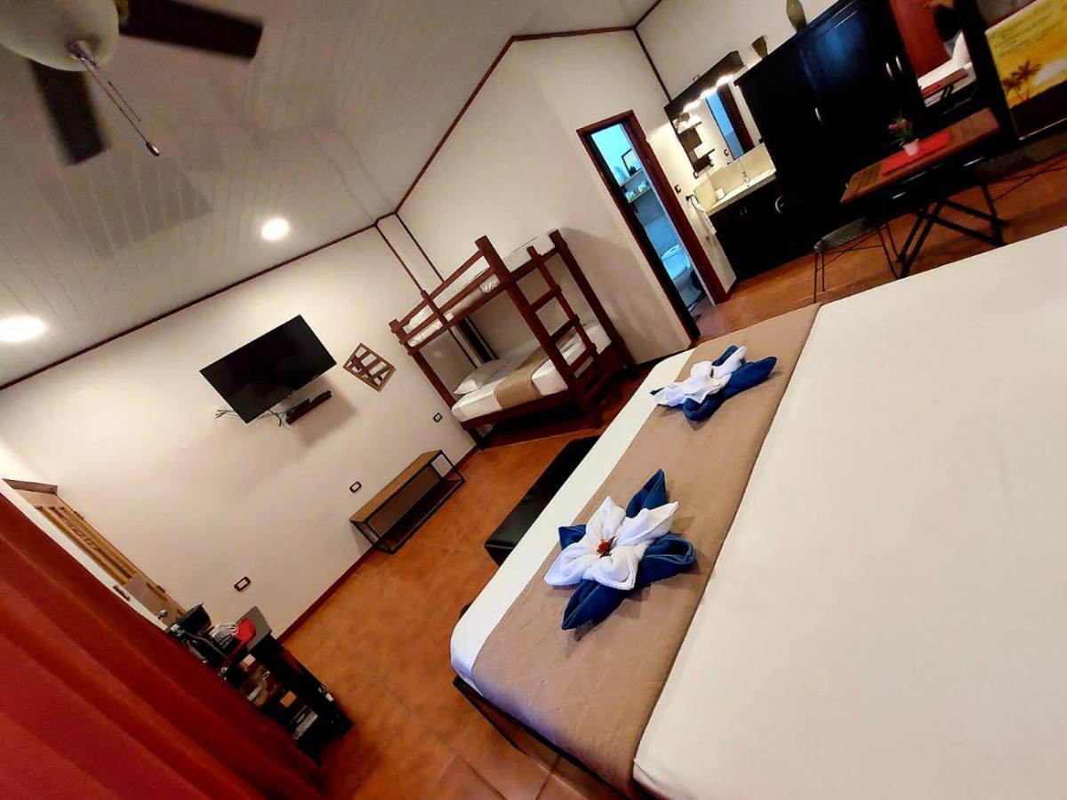 Hotel Casa Vito Beachfront Puerto Viejo de Talamanca ภายนอก รูปภาพ