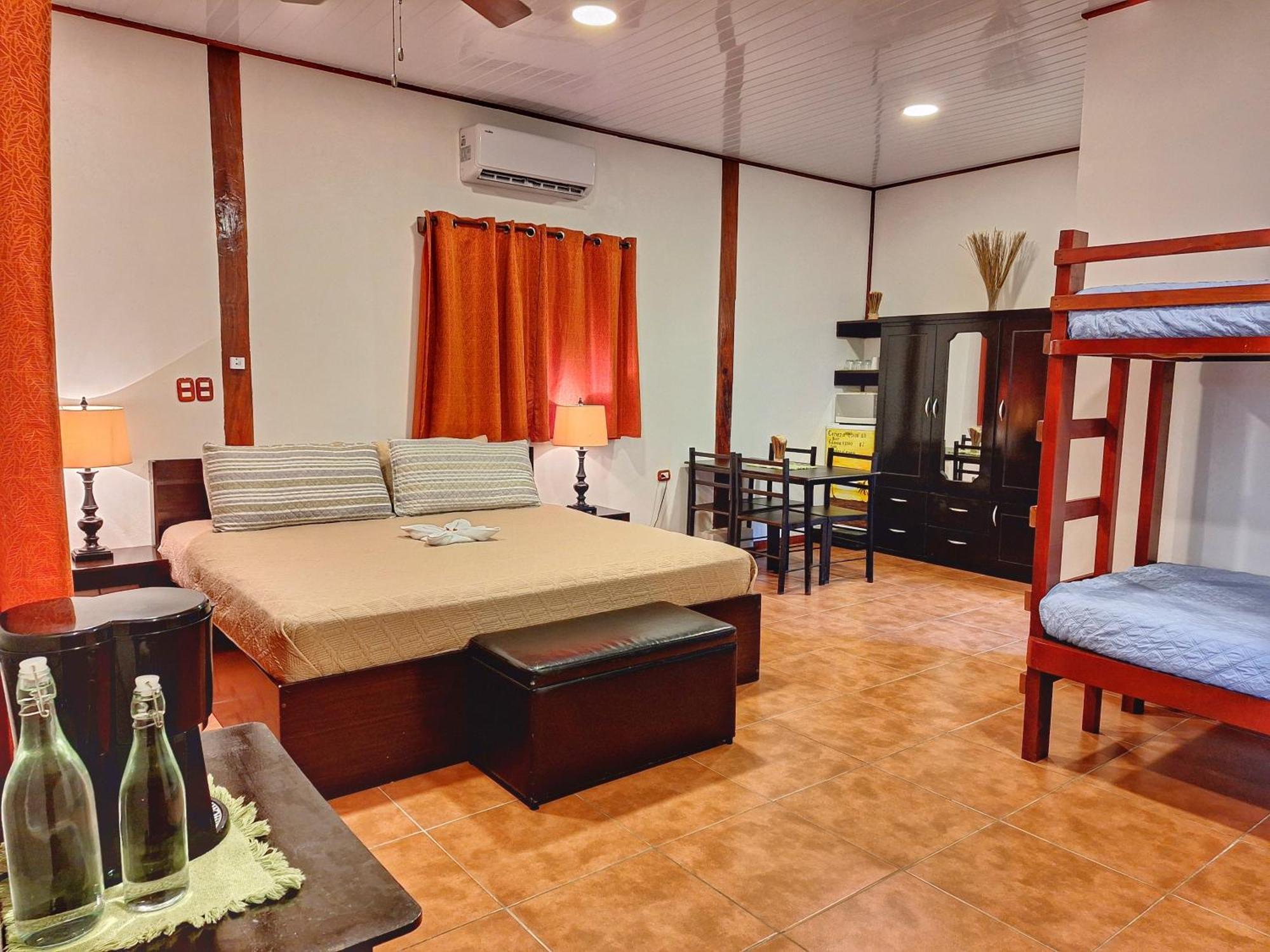 Hotel Casa Vito Beachfront Puerto Viejo de Talamanca ภายนอก รูปภาพ